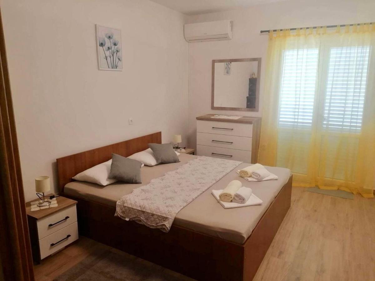 Apartments And Rooms Krstina Supetarska Draga Exterior photo