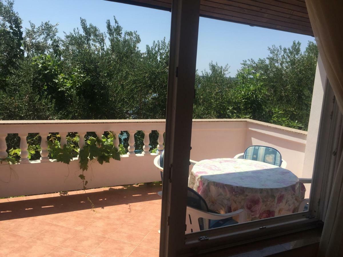 Apartments And Rooms Krstina Supetarska Draga Exterior photo